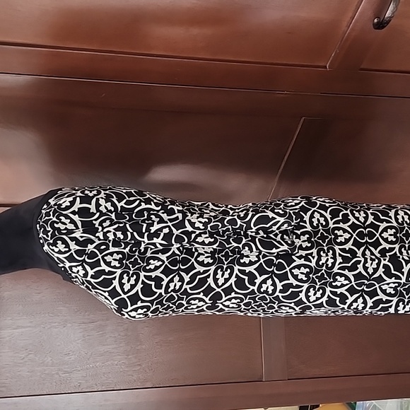 WHBM Black White Geometric Floral Print Dress Size XS - Picture 3 of 8